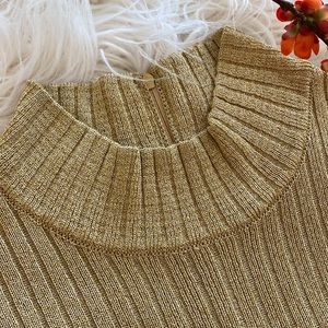 ST. JOHN shiny gorgeous top